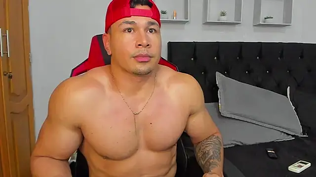 tyler_hank01's Live XXX Chat