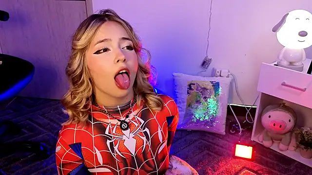 צ'אט XXX בשידור חי של EmilyMiller_