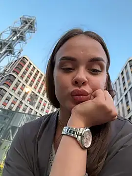 Chat +18 de KristiRich ao vivo