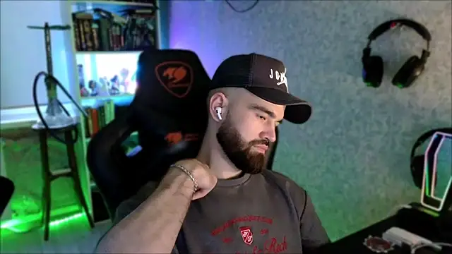 Chat +18 de _Serious_Man ao vivo