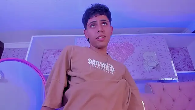 Lucas_West_ Chat XXX in diretta