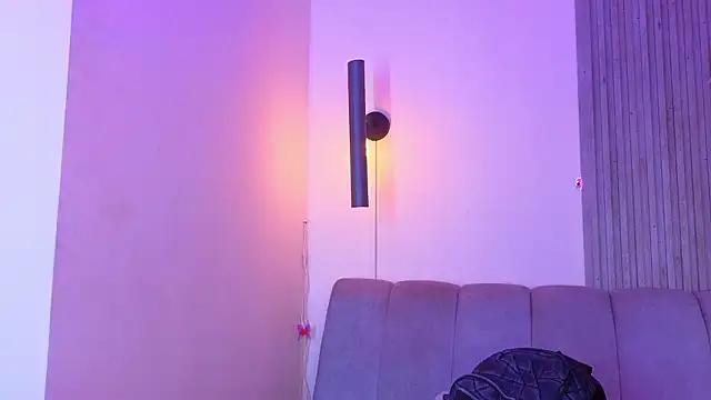 miiaboss_'s Live XXX Chat