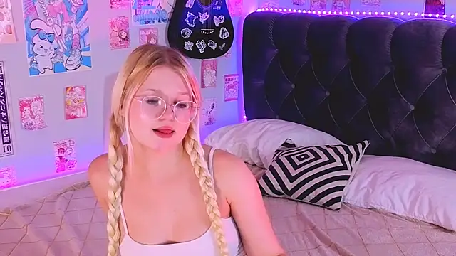 LunariaFox's Live XXX Chat