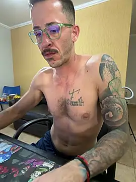 XXX chat uživo modela MeladoDiMel