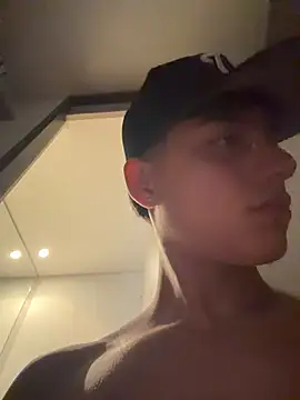 Lander_Cruz XXX чат на живо