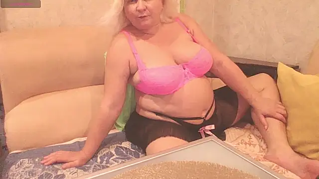 mira_robinsonnn's Live XXX Chat