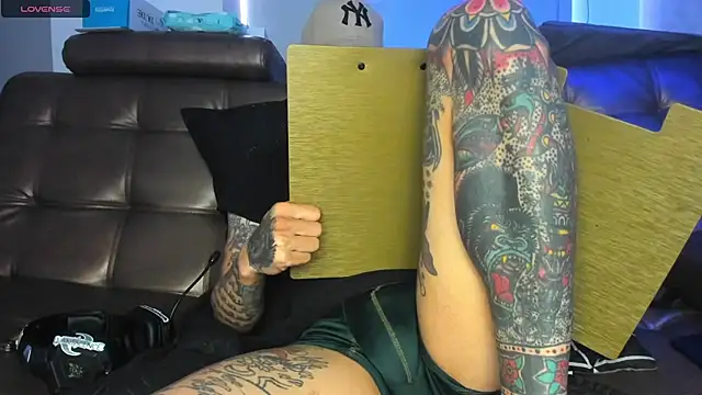 Czat XXX na żywo – jhonny__ackerman