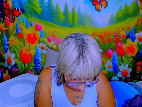 indianroxy's Live XXX Chat