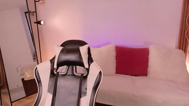 ChloeMoreti Live XXX-chat
