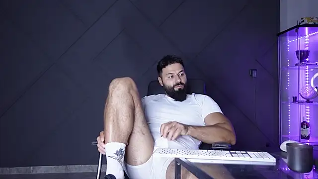 mattmasterss Adlı Modelin Canlı XXX Sohbeti