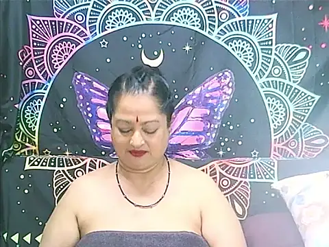 Chat +18 de matureindian ao vivo