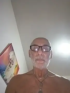 Toby2712: διαδικτυακό σόου στην κάμερα