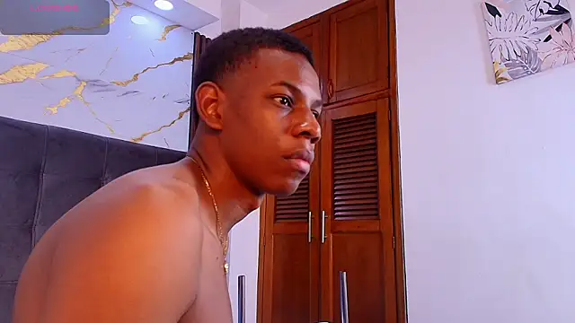 Czat XXX na żywo – Adriann_Stone