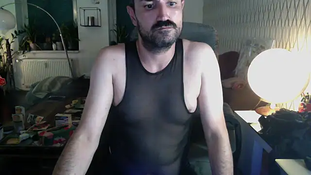 Chat +18 de tomz0819 ao vivo