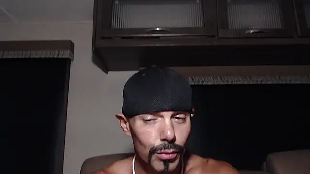 צ'אט XXX בשידור חי של ThickD2C