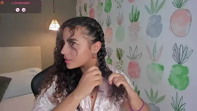 yaya23x's Live XXX Chat