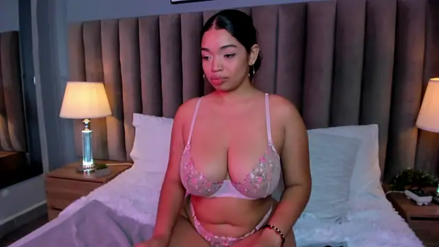 LilyFoox's Live XXX Chat