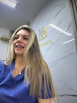 alicee16 élő XXX-chatje
