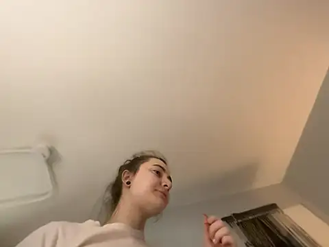 Snowbunnycake_131 live XXX chat