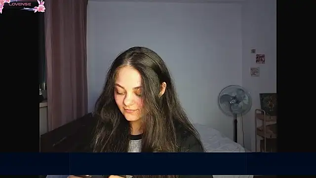 _Mikky_lil_ Live XXX-Chat