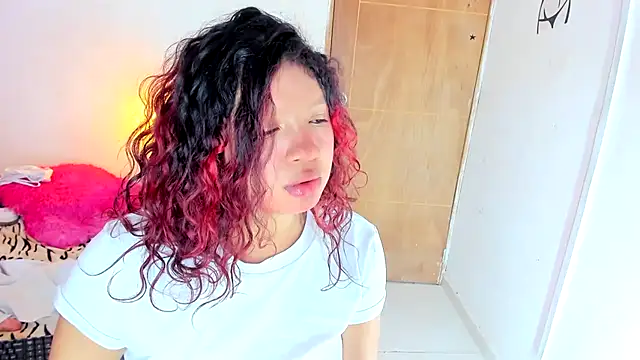 Emily_Coper18 élő XXX-chatje