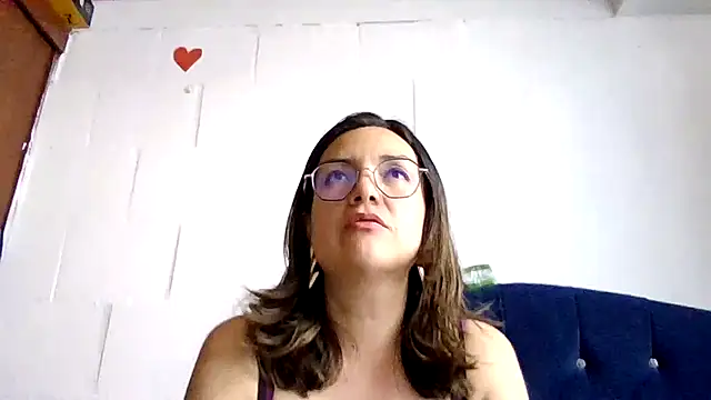 princessbella93 élő XXX-chatje