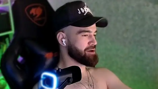 צ'אט XXX בשידור חי של _Serious_Man