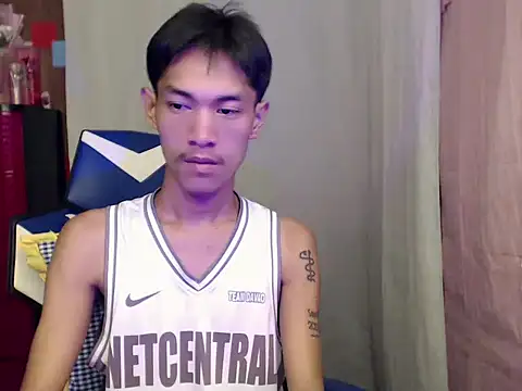 riks_tyler Chat XXX in diretta