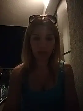 EvyLure live XXX chat