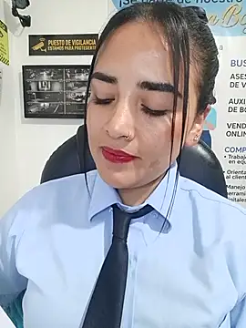 MAYE__13 Show Webcam
