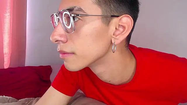 แชท XXX สดของ Evantier777