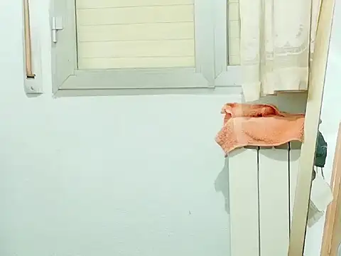 MojaditPussy's Live XXX Chat