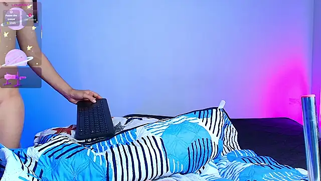 Dannyswiftt লাইভ XXX চ্যাট