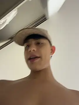 Lander_Cruz 即時 XXX 聊天