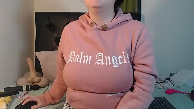 KrystalAdams XXX чат на живо