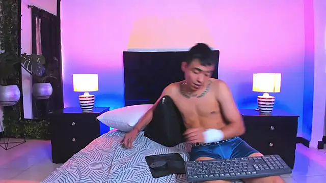 Laura_And__Andres' Live XXX Chat