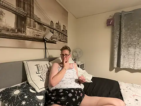 Czat XXX na żywo – Curvy-Jinx