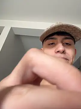 Lander_Cruz Live XXX-chat