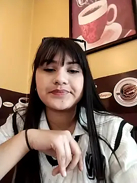Emily-7 Chat XXX live