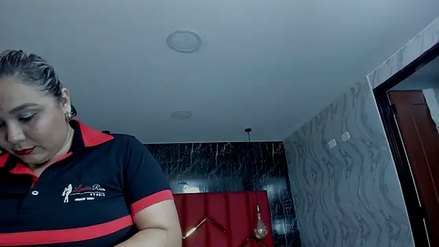 LatinaHoleQueen 라이브 XXX 채팅