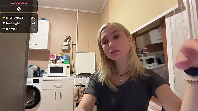 AngelJeni: онлайн-с екс-чат