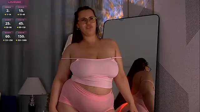 Queen_Monica_'s Live XXX Chat