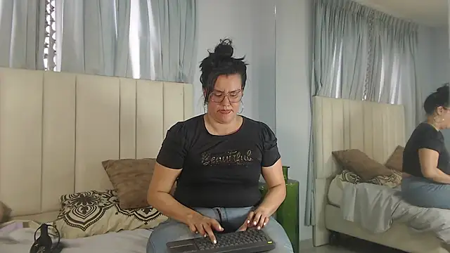 Sallydickinson's Live XXX Chat