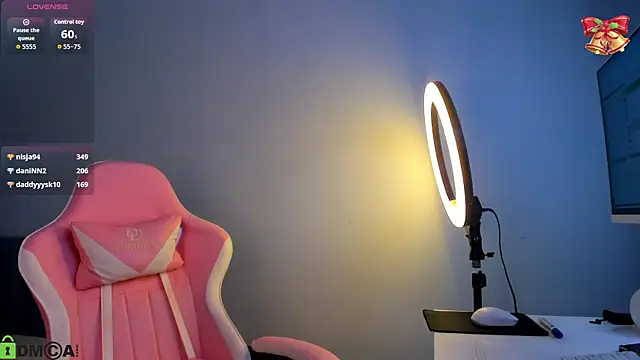 Angel_Sapphire_ élő XXX-chatje