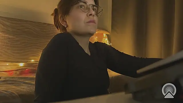 Feloraa Live XXX-chat