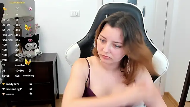 Chat +18 de pretty_little_thing ao vivo