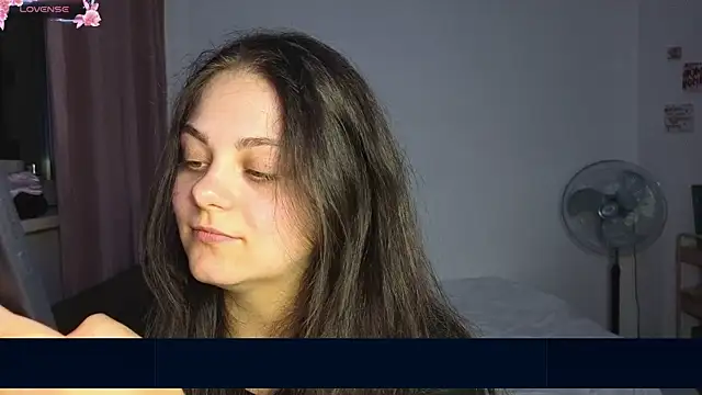 _Mikky_lil_ Chat XXX in diretta