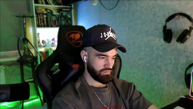 Chat +18 de _Serious_Man ao vivo