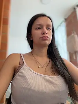 Chatroom XXX en direct de Soy_Sara7