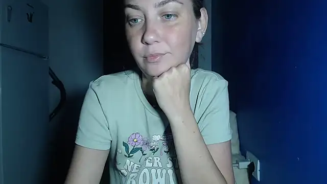 Chat +18 de petite_danielle ao vivo